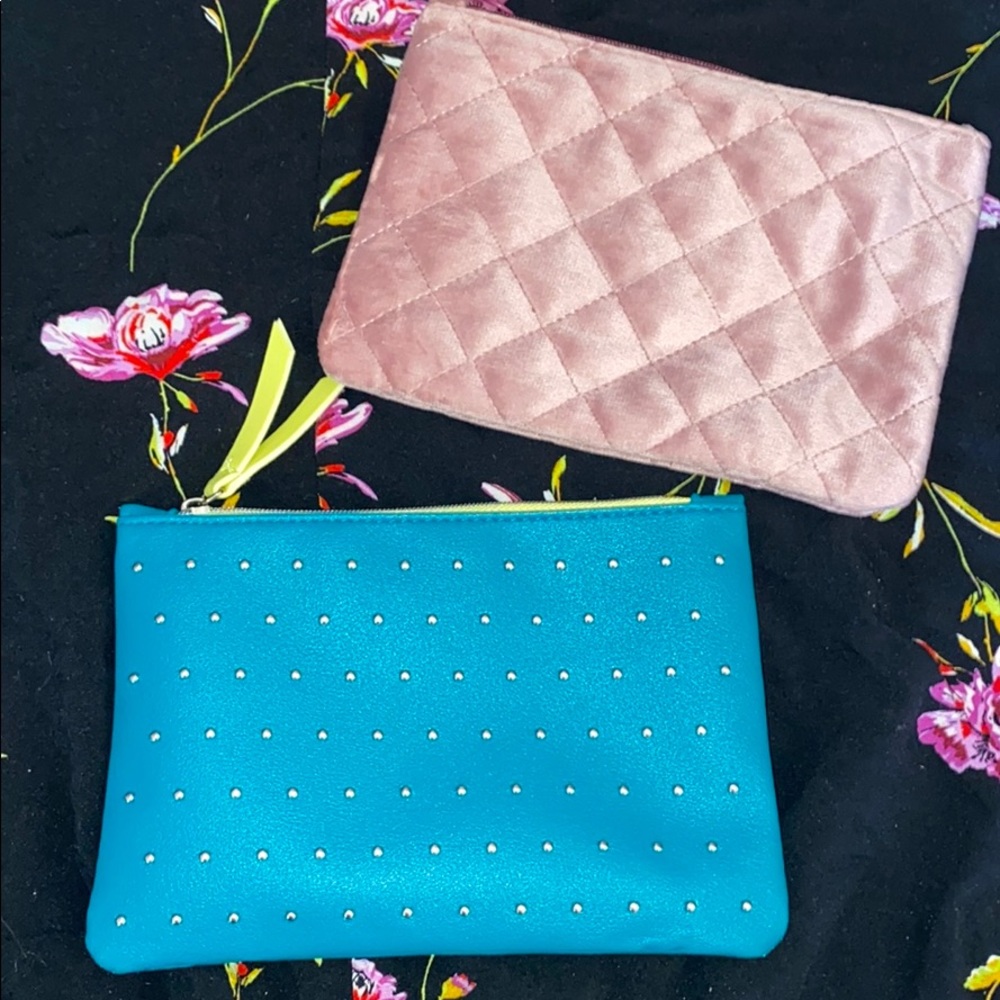 Bundle of 2 makeup pouches